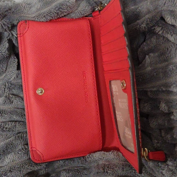 NWOT Authentic Michael Kors floral wristlet wallet - Picture 7 of 8